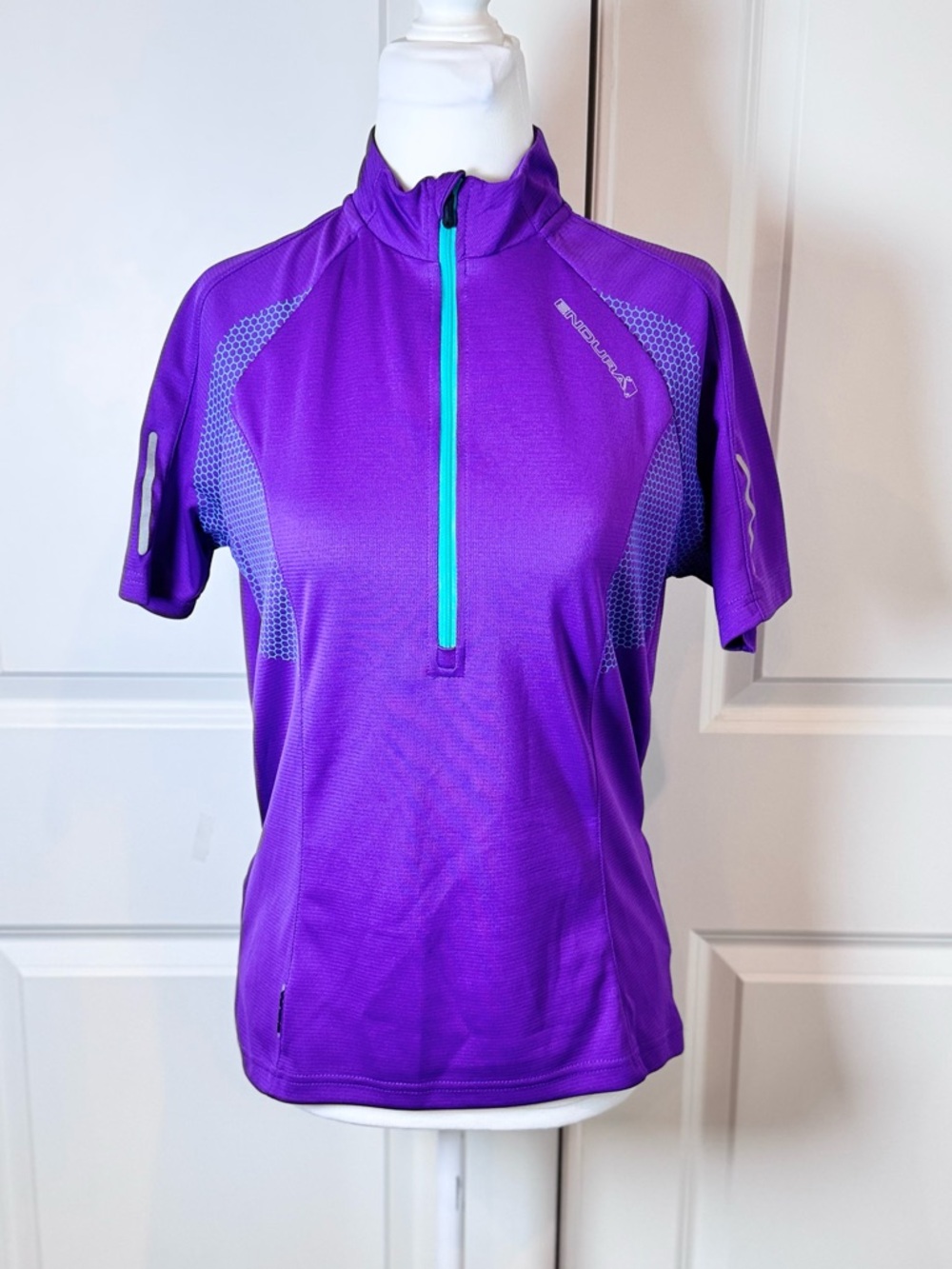Endura Cycling Jersey Women Purple Athletic Fit Bike Shirt 1/2 Zip Pockets S
